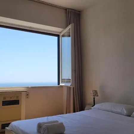 Vista House 아파트